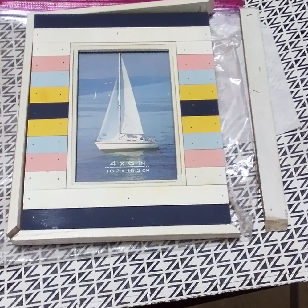 Striped Multicolor Photo Frame - Picture 16 of 17